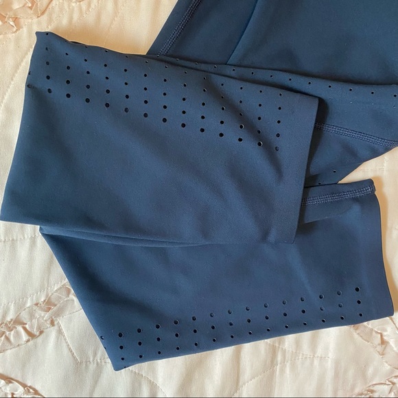 Athleta Contender Laser Cut 7/8 Tight Pockets Size Small - Picture 7 of 17